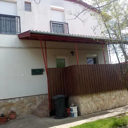 Budai Vam Apartmanhaz *