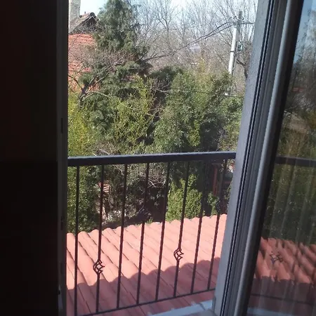 Budai Vam Apartmanhaz *