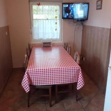 Budai Vam Apartmanhaz Guest house Pecs