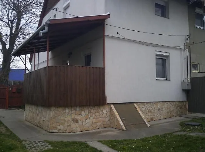 Budai Vam Apartmanhaz بيتْش