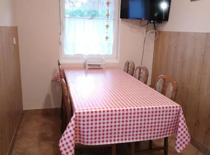 Budai Vam Apartmanhaz Pecs