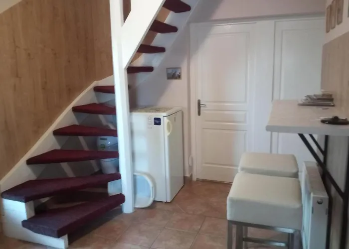Budai Vam Apartmanhaz