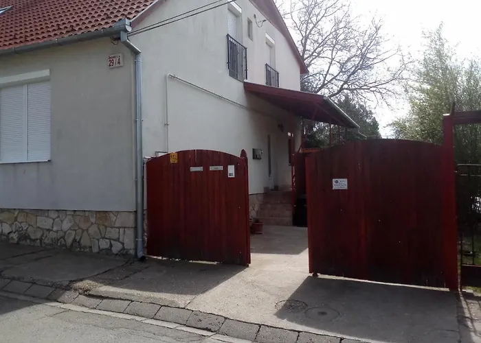 Budai Vam Apartmanhaz Pensjonat Pécs