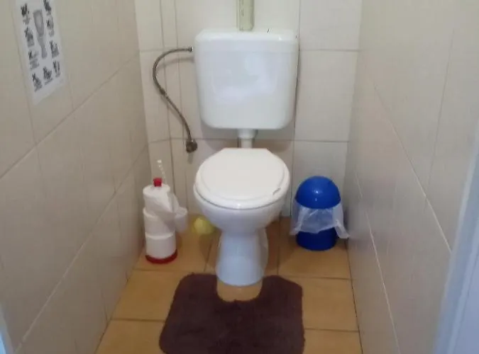 Budai Vam Apartmanhaz Pecs