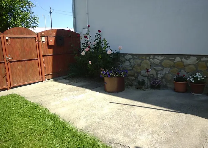 Budai Vam Apartmanhaz Guest house *